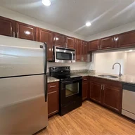 Apartamento a la venta en 10336 NW 8th St # 204, Pembroke Pines FL 33026