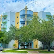 Apartamento a la venta en 2600 NW 23rd Ct # 207, Miami FL 33142