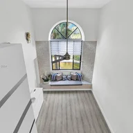 Apartamento a la venta en 15555 N Miami Lakeway N # 202, Miami Lakes FL 33014