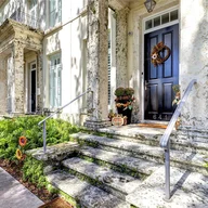 Casa a la venta en 641 Almeria Ave # 641, Coral Gables FL 33134