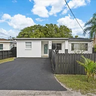 Casa a la venta en 717 SW 7th Ter, Hallandale Beach FL 33009