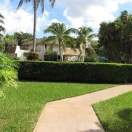 Apartamento a la venta en 8277 SW 128th St # 208, Pinecrest FL 33156