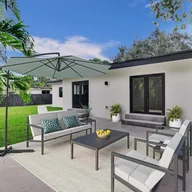 Casa a la venta en 5991 SW 45th ST, Miami FL 33155