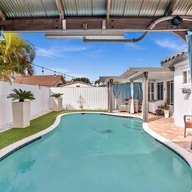 Casa a la venta en 14324 SW 115th Ter, Miami FL 33186