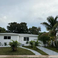 Casa a la venta en 840 NE 147th St, North Miami FL 33161