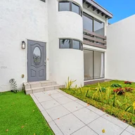 Casa a la venta en 7124 SW 111th Ct # 7124, Miami FL 33173