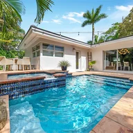 Casa a la venta en 6904 Veronese St, Coral Gables FL 33146