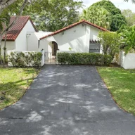 Casa a la venta en 11114 SW 136th Ct # 0, Miami FL 33186