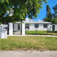 Casa a la venta en 20405 NW 37th Ct, Miami Gardens FL 33055