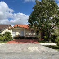Casa a la venta en 12855 SW 58th Ln, Miami FL 33183
