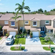 Casa a la venta en 1370 NW 154th Ave # 1370, Pembroke Pines FL 33028