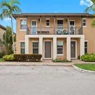 Casa a la venta en 1230 SW 147th Ter, Pembroke Pines FL 33027