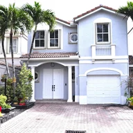Casa a la venta en 4849 NW 108th Path # 0, Doral FL 33178