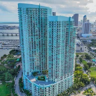 Apartamento a la venta en 1900 N Bayshore Dr # 1803, Miami FL 33132