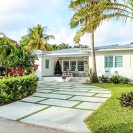 Casa a la venta en 1235 NE 88th St, Miami FL 33138