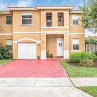 Casa a la venta en 834 NW 135th Ave # 834, Pembroke Pines FL 33028