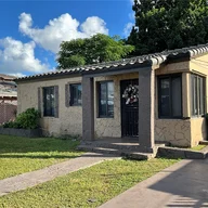 Casa a la venta en 1730 NW 51st St, Miami FL 33142