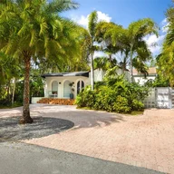 Casa a la venta en 4131 El Prado Blvd, Miami FL 33133