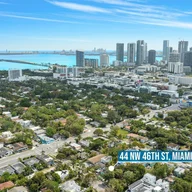 Casa a la venta en 44 NW 46th St, Miami FL 33127