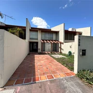 Casa a la venta en 7820 SW 103rd Pl # 7820, Miami FL 33173
