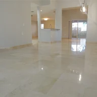 Casa a la venta en 10813 NW 53rd Ln, Doral FL 33178