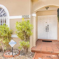 Casa a la venta en 7705 W 34th Ln, Hialeah FL 33018