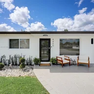 Casa a la venta en 4400 SW 104th Ave, Miami FL 33165