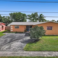 Casa a la venta en 8520 NW 24th Pl, Sunrise FL 33322