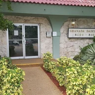 Apartamento a la venta en 8107 SW 72nd Ave # 321E, Miami FL 33143