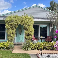 Casa a la venta en 1741 SW 85th Ave, Miramar FL 33025