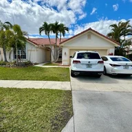 Casa a la venta en 712 NW 177th Ave, Pembroke Pines FL 33029
