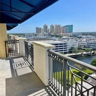 Apartamento a la venta en 8395 SW 73rd Ave # 902, Miami FL 33143