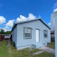 Casa a la venta en 1887 NW 68 St, Miami FL 33147