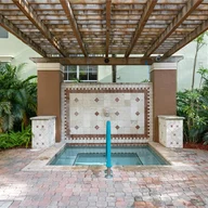 Apartamento a la venta en 1919 Van Buren St # 402A, Hollywood FL 33020