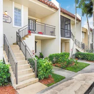 Apartamento a la venta en 440 Lakeview Dr # 202, Weston FL 33326