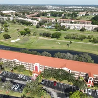 Apartamento a la venta en 1101 SW 128th Ter # 306C, Pembroke Pines FL 33027