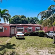 Casa a la venta en 220 NW 145th St, Miami FL 33168