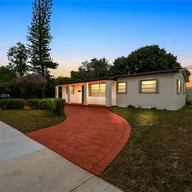 Casa a la venta en 920 NW 201st St, Miami Gardens FL 33169