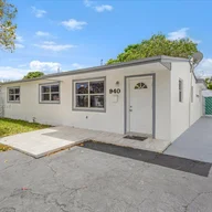 Casa a la venta en 940 N 70th Way, Hollywood FL 33024