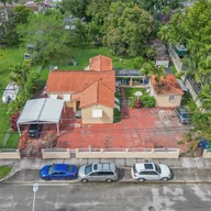 Casa a la venta en 1551 NW 26th St, Miami FL 33142