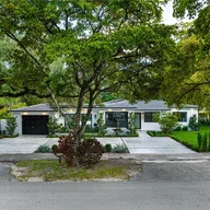 Casa a la venta en 831 Cortez St, Coral Gables FL 33134