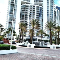 Apartamento a la venta en 18201 COLLINS AV # 3707, Sunny Isles Beach FL 33160
