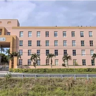 Apartamento a la venta en 7400 W 20th Ave # 213, Hialeah FL 33016