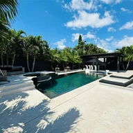 Casa a la venta en 18064 SW 149TH PL, Miami FL 33187