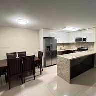 Apartamento a la venta en 18995 NW 62nd Ave # 107, Hialeah FL 33015