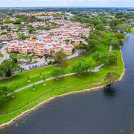 Apartamento a la venta en 14915 SW 80th St # 215, Miami FL 33193