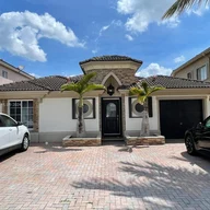 Casa a la venta en 1649 SW 154th Ct, Miami FL 33185