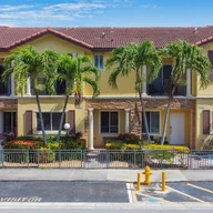 Casa a la venta en 11231 SW 230th Ter, Miami FL 33170