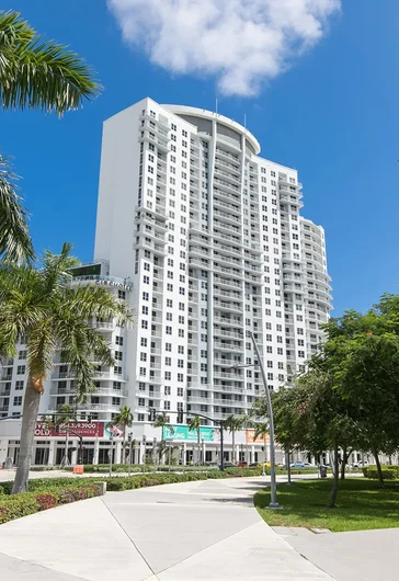 CIRC RESIDENCES HOLLYWOOD