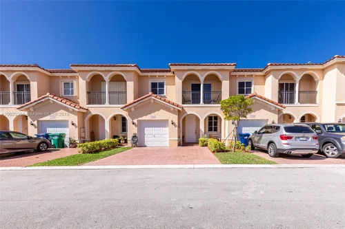 7052 SW 166th Pl, Miami FL 33193